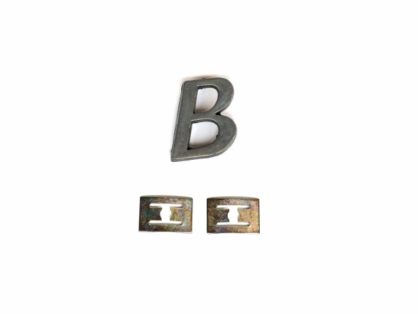 Schriftzeichen "B" verchromt mit Befestigung