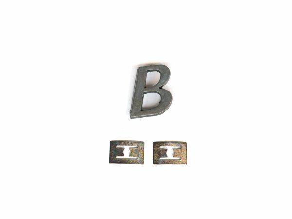 Schriftzeichen "B" alu mit Befestigung